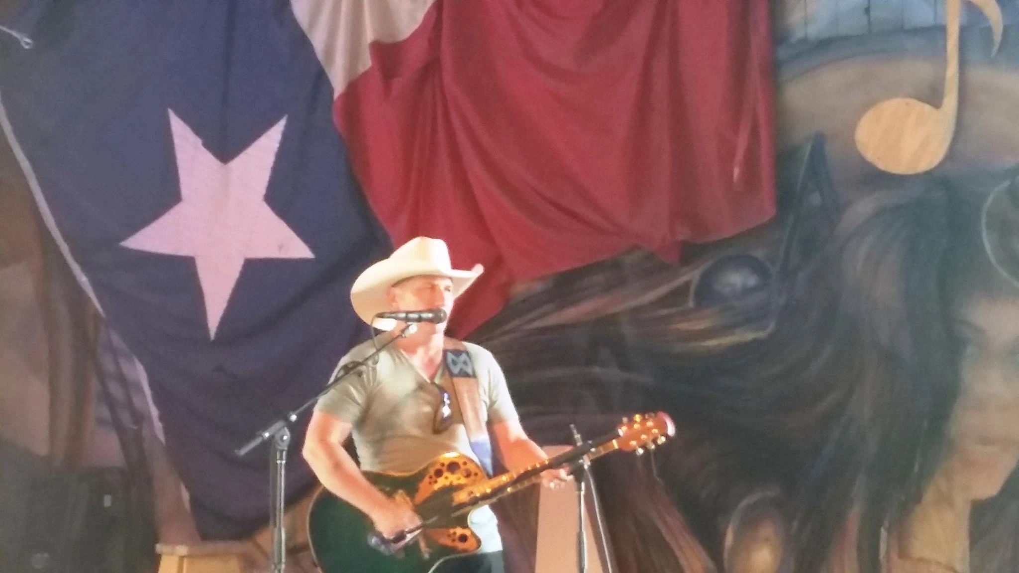 Mark Wayne Hagood performing